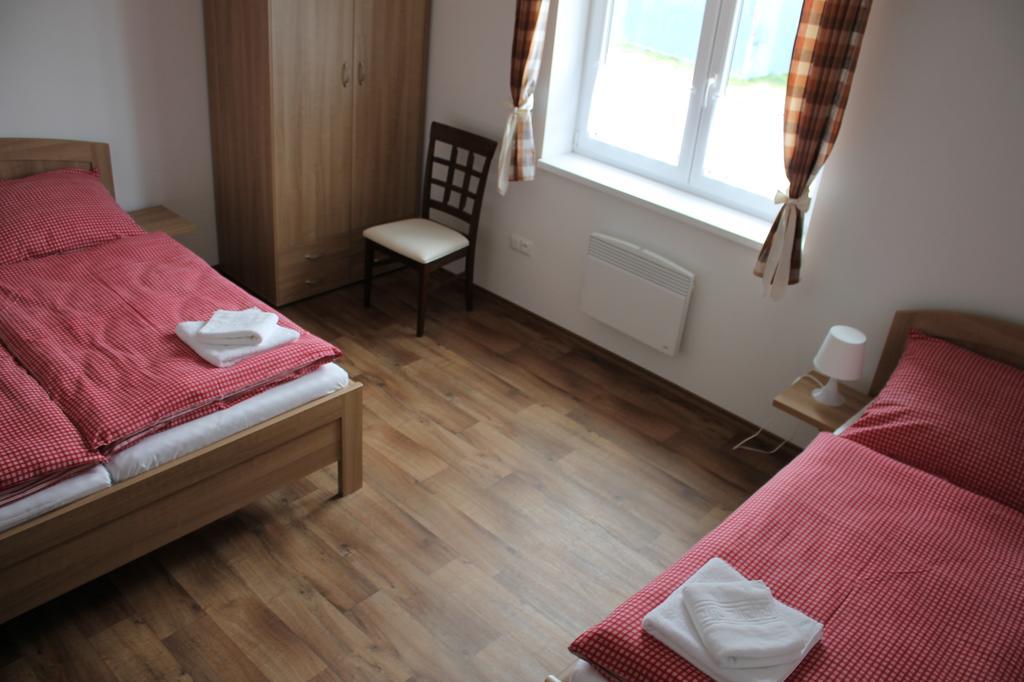 Penzion U Sklepu Hotell Hovorany Exteriör bild