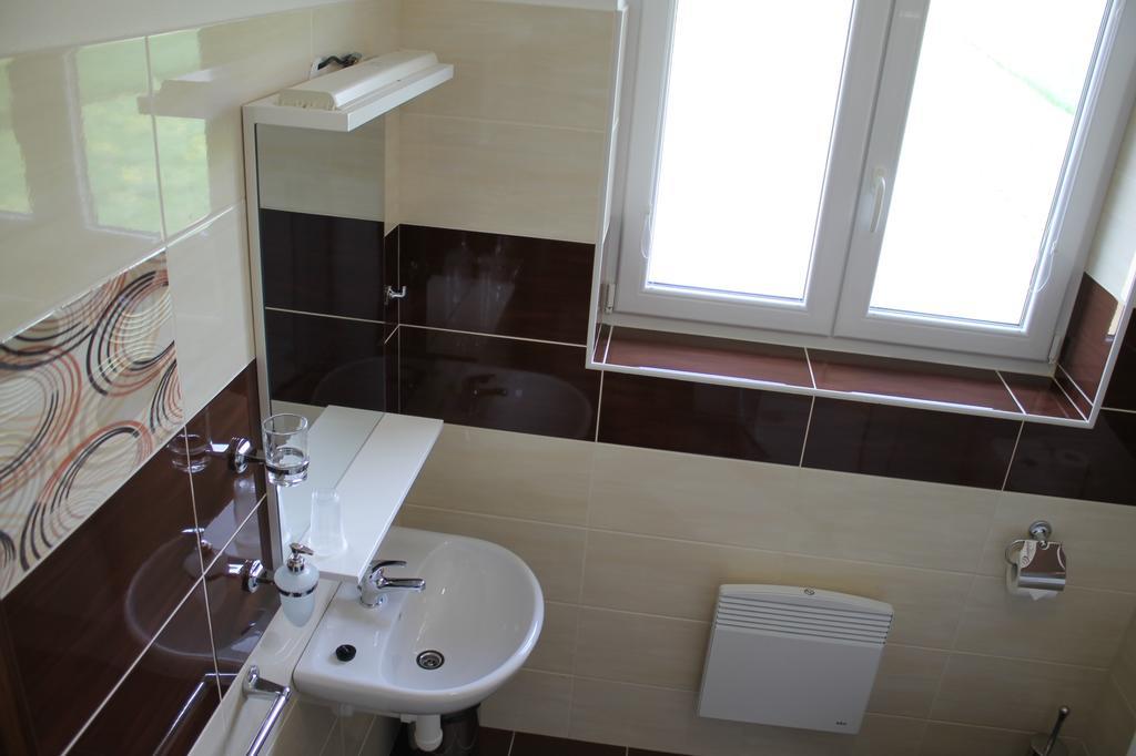 Penzion U Sklepu Hotell Hovorany Exteriör bild