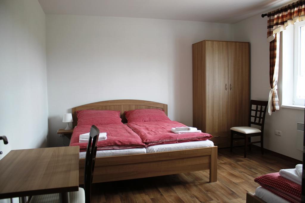 Penzion U Sklepu Hotell Hovorany Exteriör bild